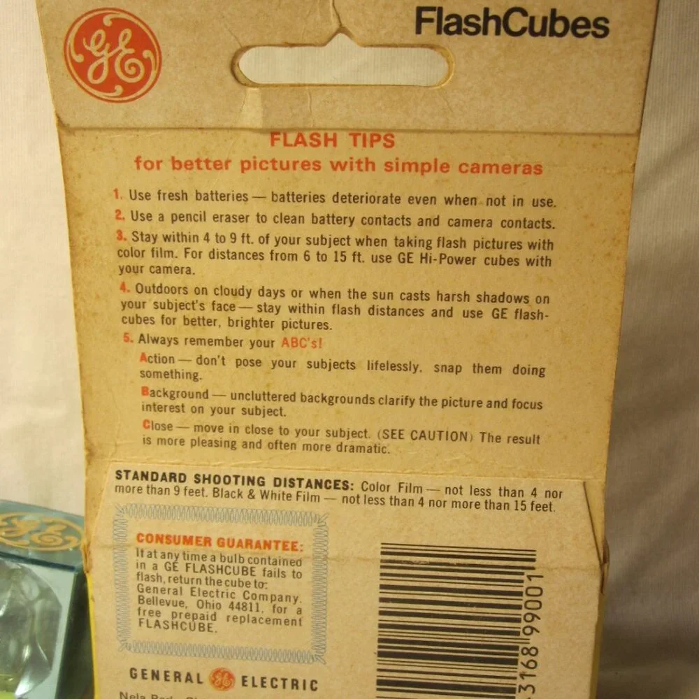 vintage GE Flashcubes 3-pack- complete, Yellow box, unburnt